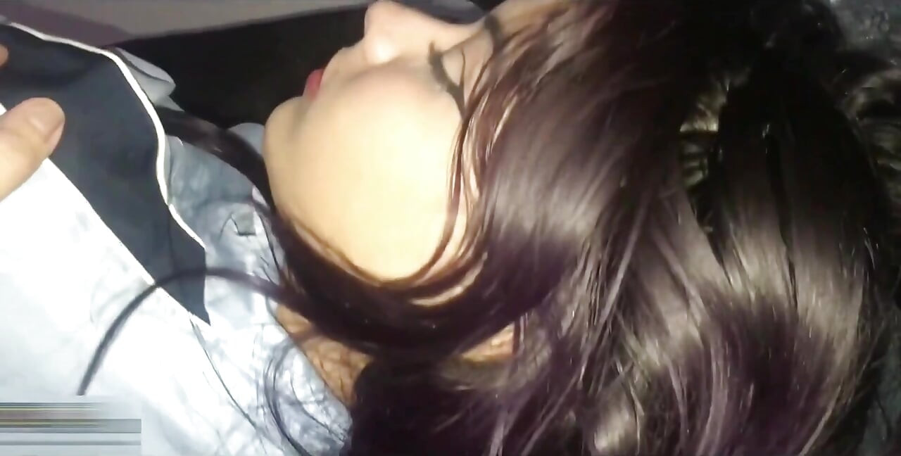 팬티를 입고 잊어버린 라틴계 배다른여부!