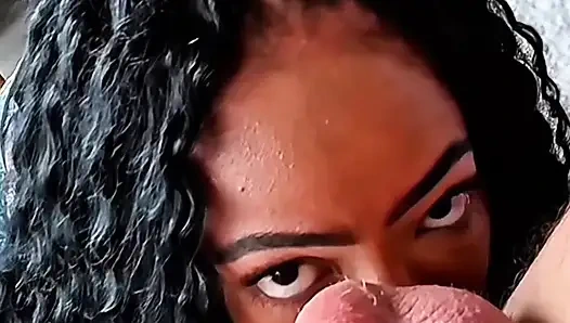 SIE KAM VORBEI FÜR MEHR HARDCORE-FICK - brünette Gostosa in extremem Cowgirl reitet in POV