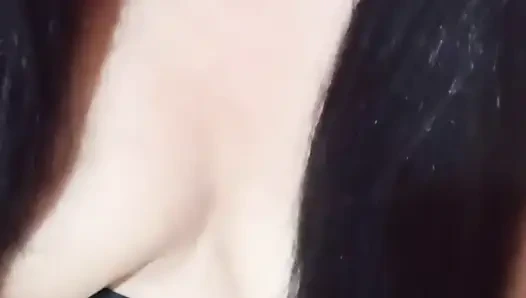 Ich werde dir meine geile Geschichte in der Sauna mit meinem Freund erzählen, Scissoring und lesbischen Sex engagieren.