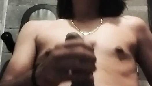 Çıplak olarak sahip olduğum bu arzuyu dışarı atmak