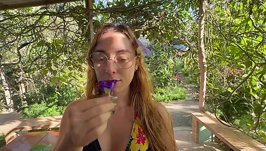 Zwischen Blumen und Liebe: Leidenschaftlicher sex im wohnmobil