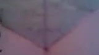 Mujer India se desnuda en su habitacion