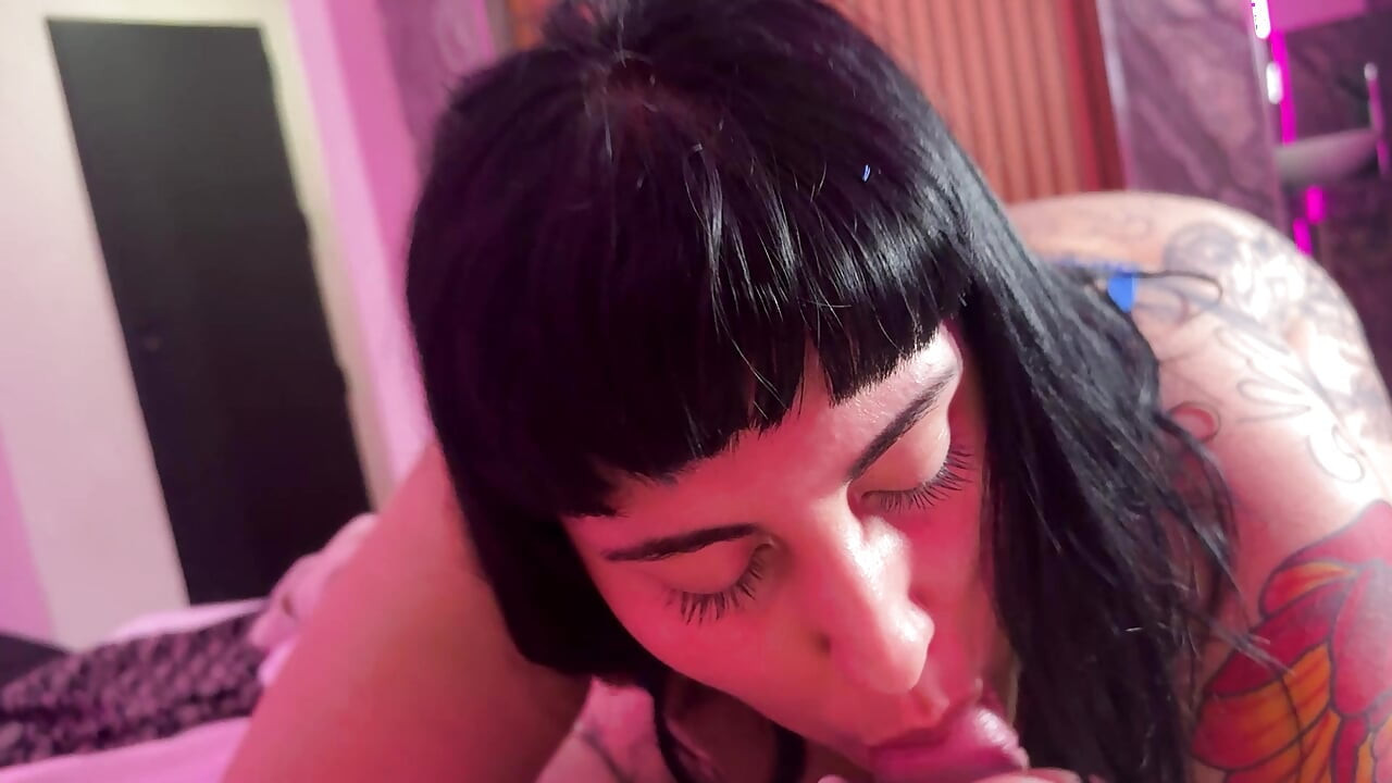 Analsex im Jacuzzi mit einem argentinischen Mädchen, das ihren jungfräulichen Hintern kaputt machen wollte
