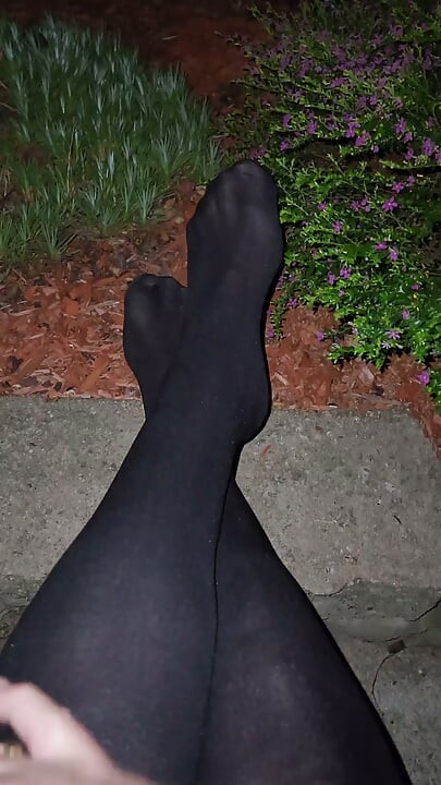 Gay, cd. pissing my nylon pantyhose outdoors.
