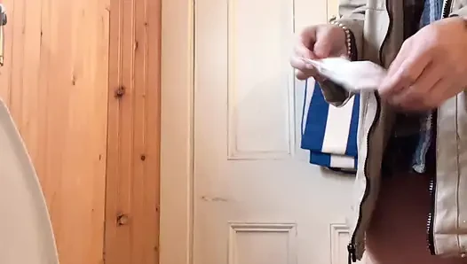 hana kocht essen in der küche, dann kann muschi kaum erwarten, zu pissen