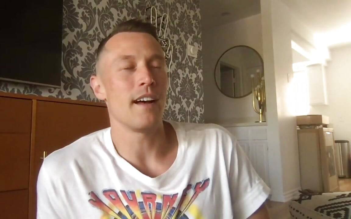 Tuż po południu na wtorkowym czacie na żywo