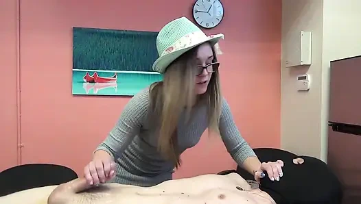 Bossy Violet Volume 3 başrolde Violet Thompson