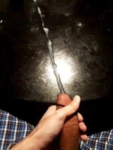 ファンがオンラインで私を縁取った後の大量のザーメン射精