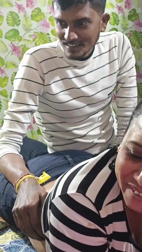 Adik tiri desi panas dengan abang tirinya berkongkek tegar dengan pepek ketat terbuka desi chodachudi | Klip 1