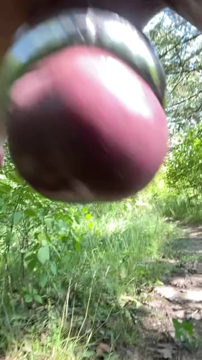 Jo vandenbulcke stretching balls in public