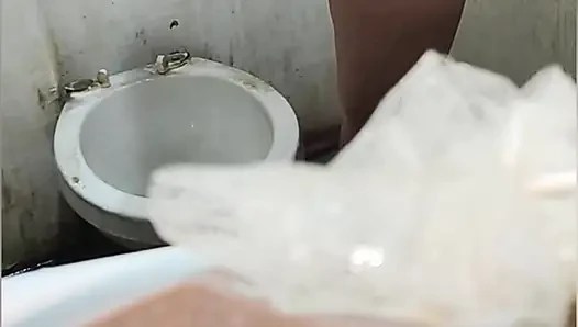 Nakikiligo nalang tirahin pa ako.