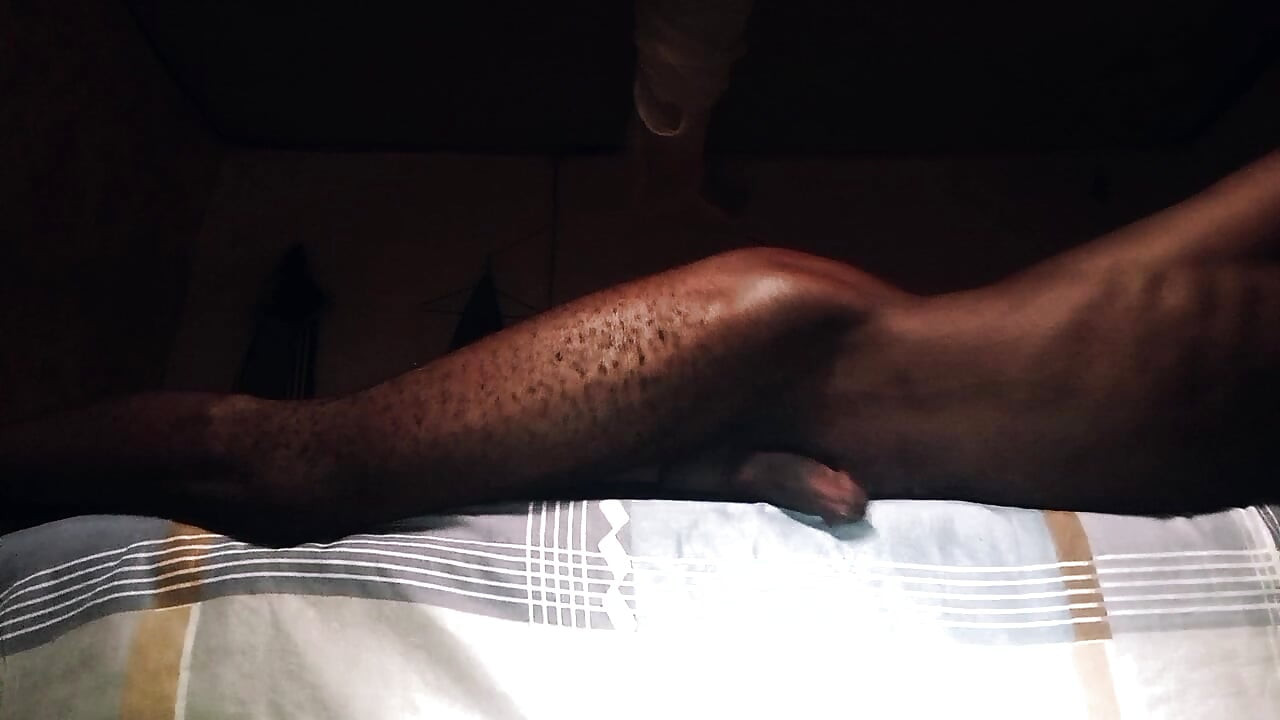 Video.Guru Innocently humping bed ends up with cummin and squirts your ex oh the other side