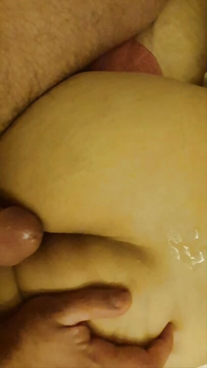 Prima vorbă anală și frumoasă despre asta, și ejaculare bună