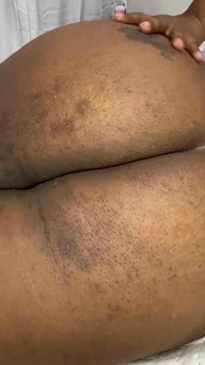 Stepmom fat pussy cameltoe in overweight | Clip 1