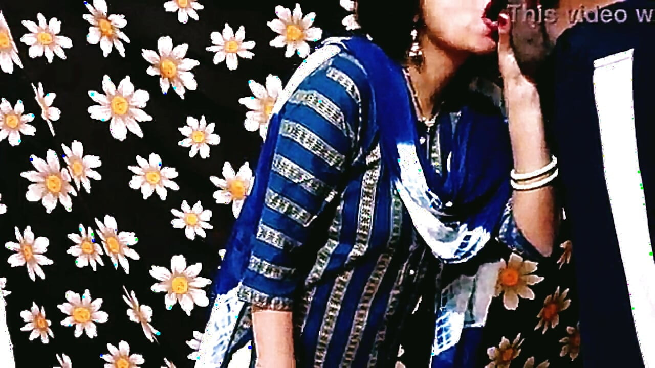 Watch Desi Bhabhi Ko Fierce Pella Sex Video. Brother-in-law gave a drink to the sister-in-law
