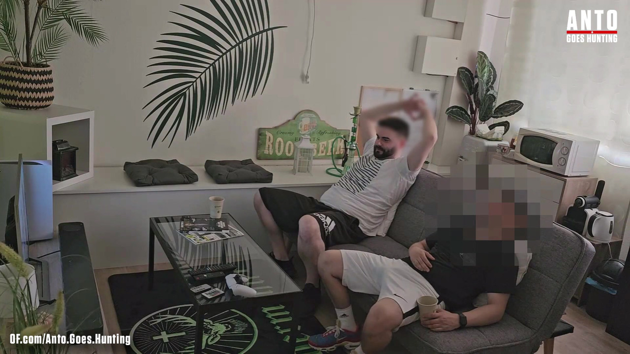 我的直男朋友“chris”（他以前发现我在撸管）上一次问我，并给我惊喜