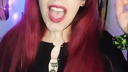 Shyyfxx, deine unerättliche schwägerin verführt dich mit ihren engen strumpfhosen und riesigem arsch!