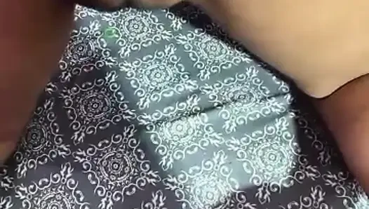 Üniversiteli yaşlı kız genç kız tarafından sikiliyor