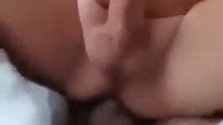 Hermosa mano libre con semen anal