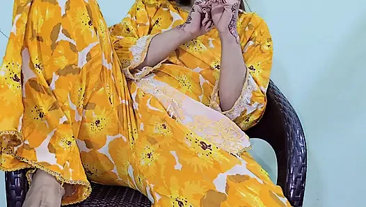 Ngentot pantat bahenol saudara perempuannya yang sange behan ki si gadis kampus ko chod dia