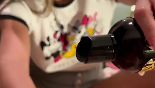 Footjob dengan crot di kakiku