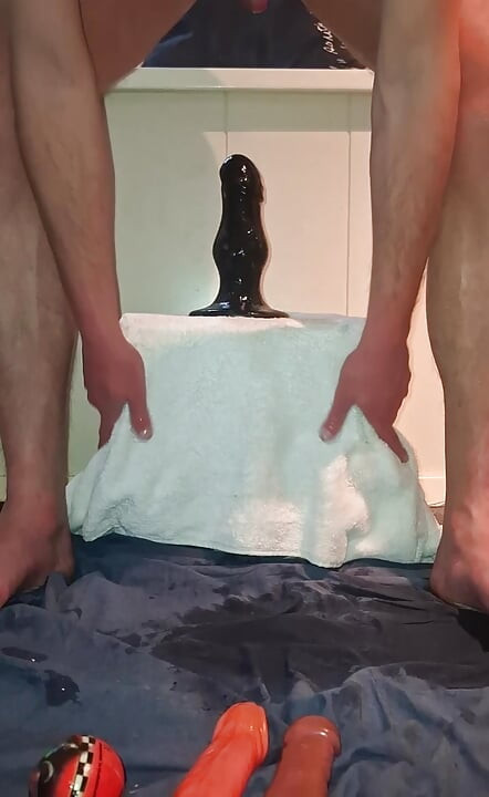 Solo gay anal play - huge dildo's and pissing orgasm