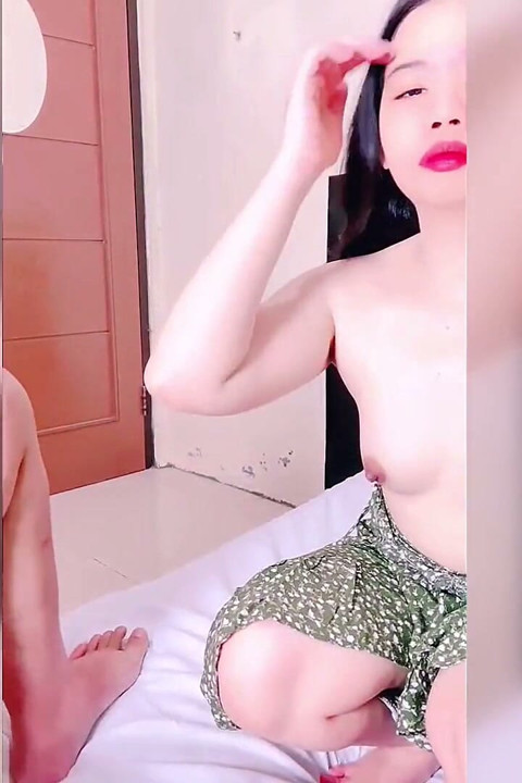 Video of a Virgin Blowjob Fucking Her Employer