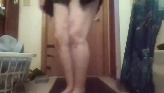 Aku lagi asik ngentot memek sempitku sampai muncrat berjamaah!