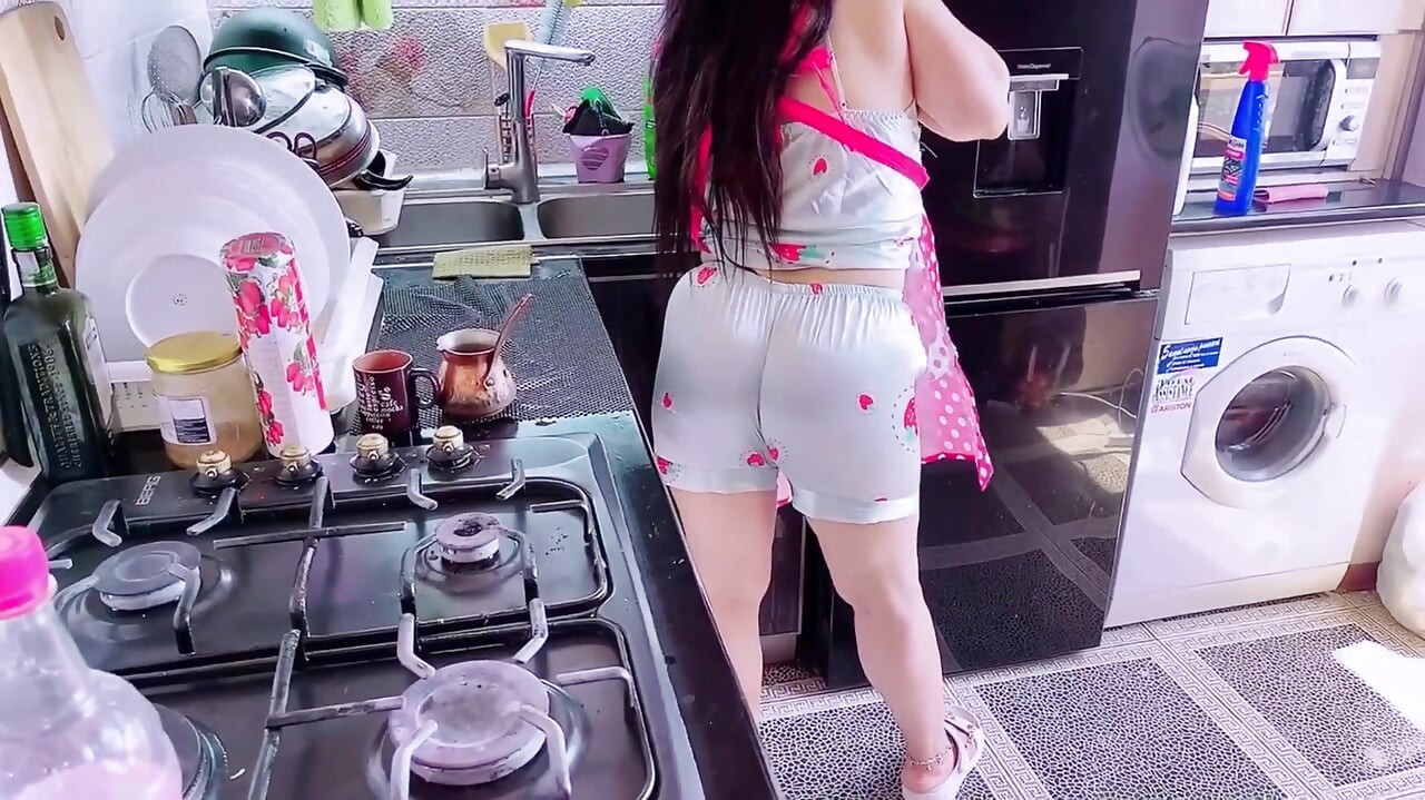 집에서 혼자 큰 엉덩이 발정난 청소기 질싸