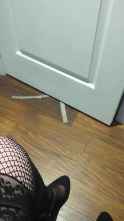 Playing with my sissy clitty