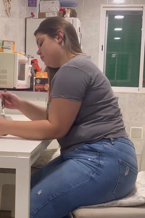 Shameless farting while eating 2