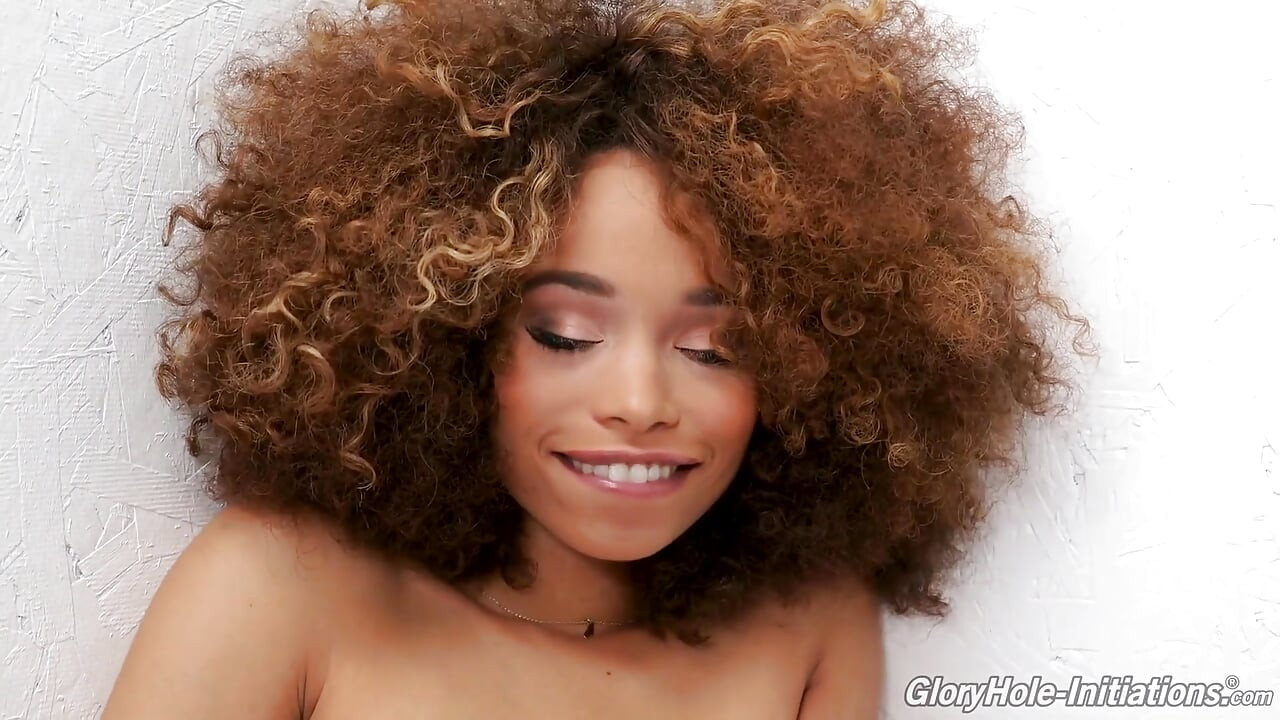 Cecilia Lion chce inicjacji twarzy - Gloryhole