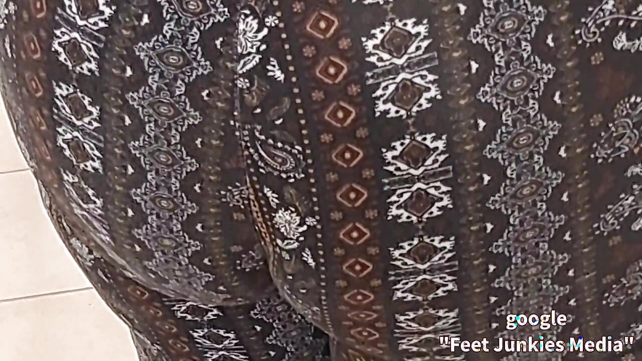 Bak hennes store rumpe N Pene Føtter N Blå