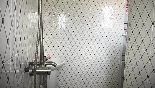 Semua dari mereka ingin bergiliran dengan memek sempitku