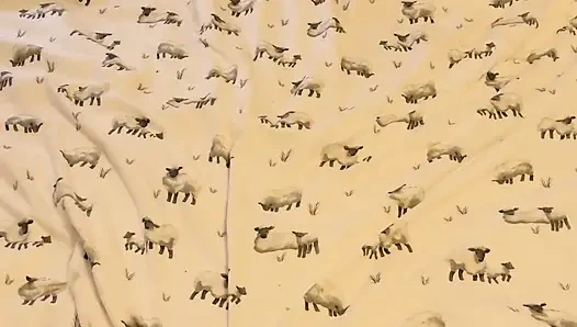 Finger bang santai dan orgasme banyak tangan