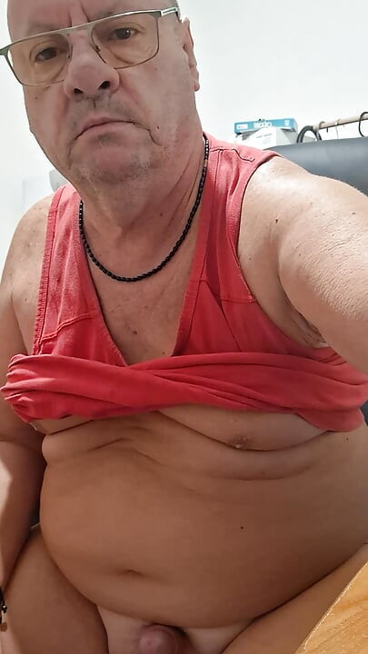 Lope masturbates on cam