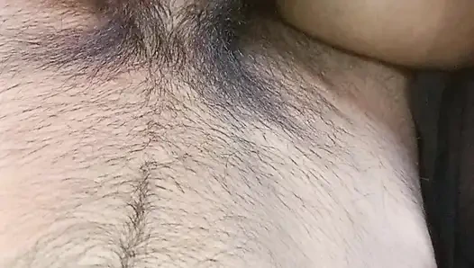 Bhabhi ne devar ka hath se lund ka pani nikala