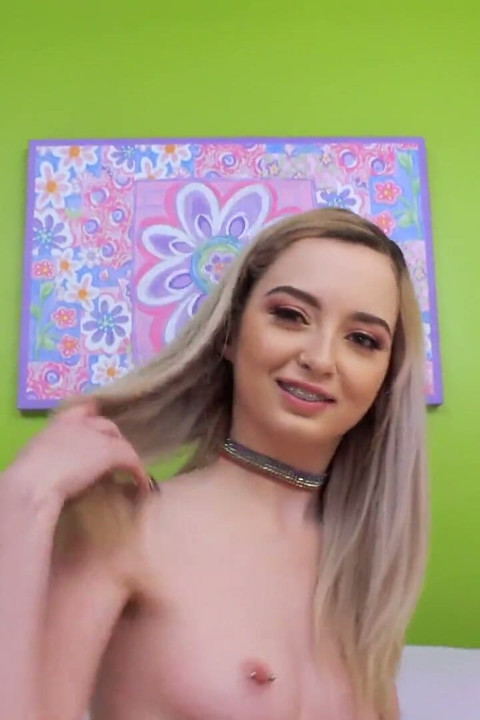 Lexi Lore begs to get fucked in the ass by a hard dick