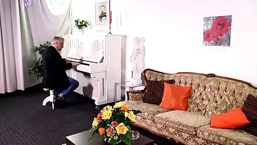 Horny piano lesson with final surprise!