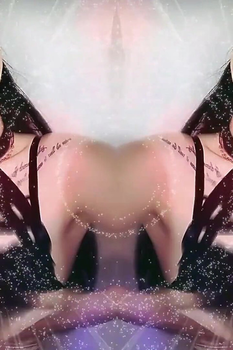 Hypnotiserende ASMR og øjenkontakt! Mine læber vil trænge lige ind i dit sind og vil tage alt fra dig