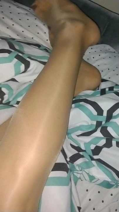 Shiny pantyhose