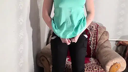 Üvey baba sikişmeyi ve yarağını emmeyi seviyorum!