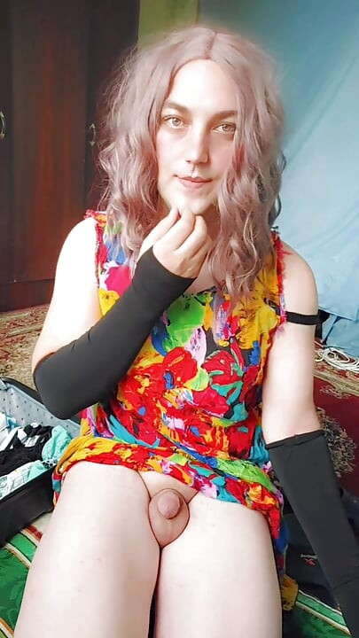 Vrući transvestit pleše divlje i slobodno večeras