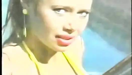 Electric Blue 43: büyük memeli sorun