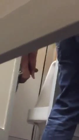 Pauzao gostoso no banheiro