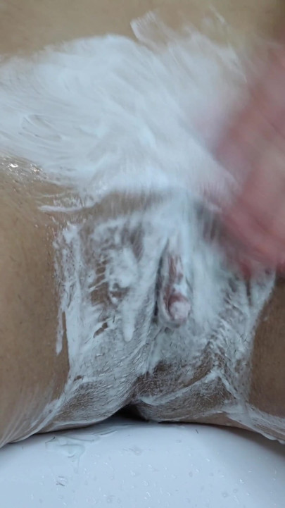 Shaving my very hairy pussy close up! | Clip 2