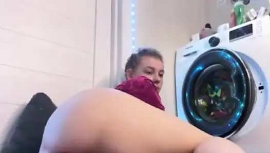Big ass with anal plug jucielussie