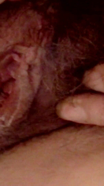 I give myself a full handjob and cum in front of my stepmother, looking at her big, hairy pussy. | Clip 2