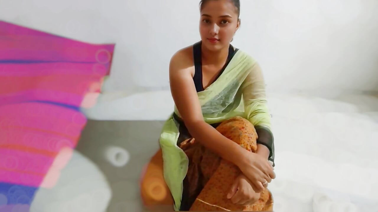 Indian Hot teen maid gave the massage, after started having sex with the boss after seeing big black DickFull hindi Audio