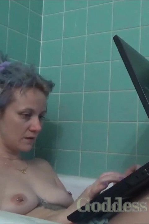 Bath Tease and Fart